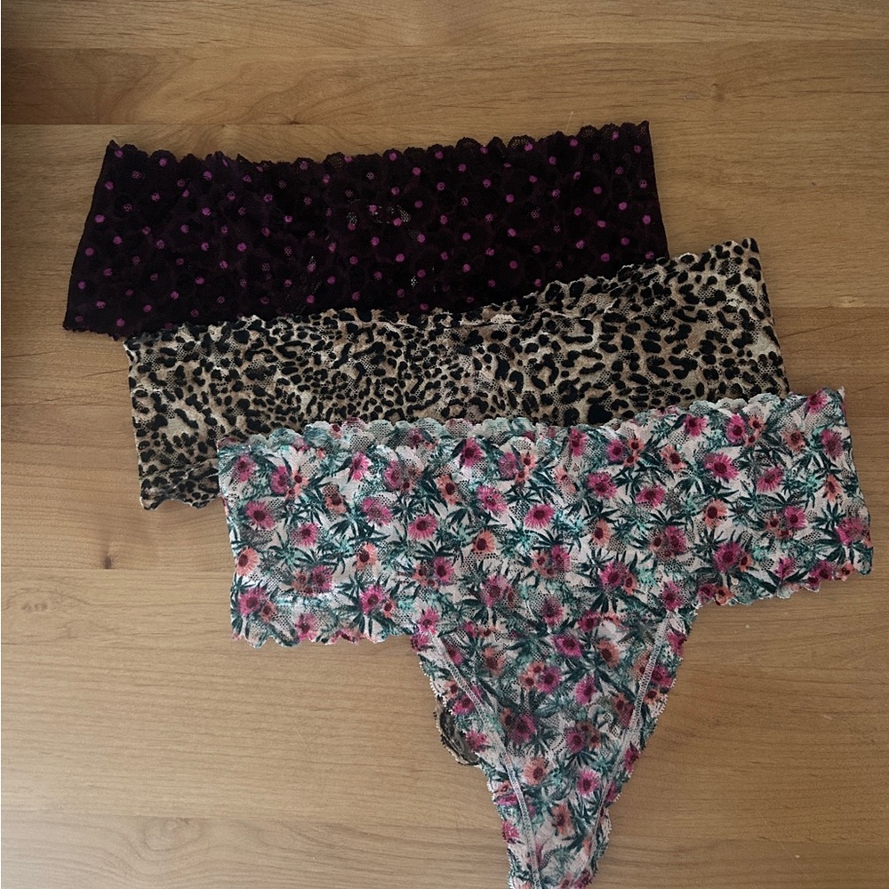VS lace thongs